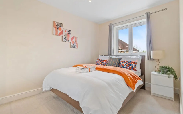 3 Bed - Sleeps 7 - Hot-tub - Free Parking