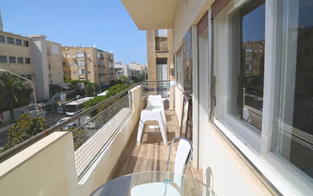 Holyguest - Ben Yehuda 218