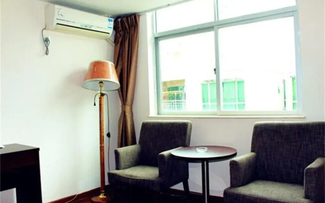 Yi Jia Holiday Hotel
