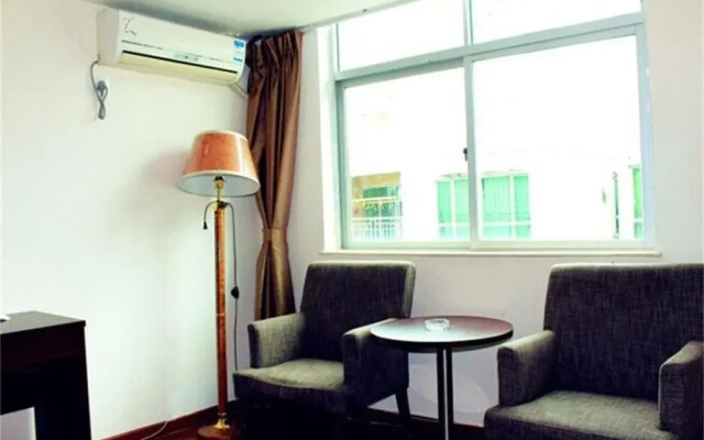 Yi Jia Holiday Hotel