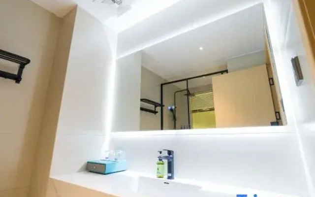 Wangyu E-Sports Hotel (Wuhu Ancient City Wanyi Second Hospital)