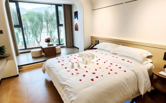 Taijidao Shanshui Jing'an Hotel