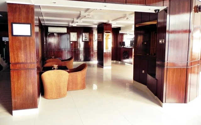 Royal Suite Hotel