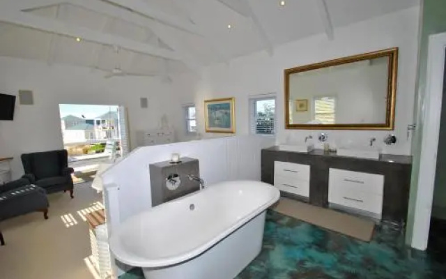 Delightful Luxury Beach House