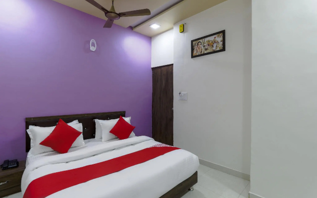 OYO 47110 Hotel Royal Palace