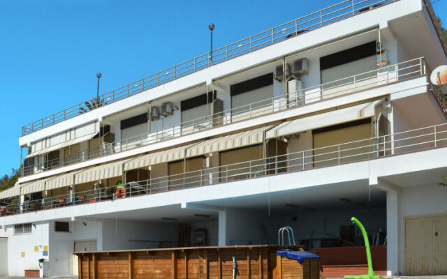 Отель Residenza La Scogliera (SLR231) Костарайнера вид на фасад