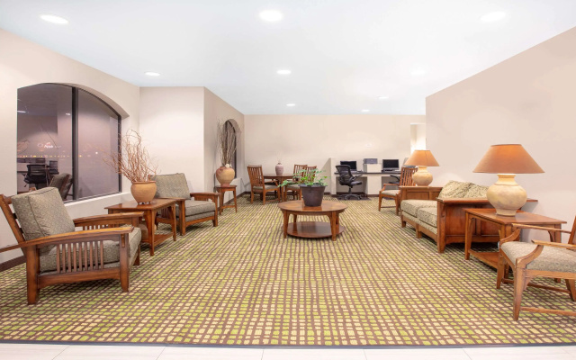Holiday Inn Express & Suites Roswell