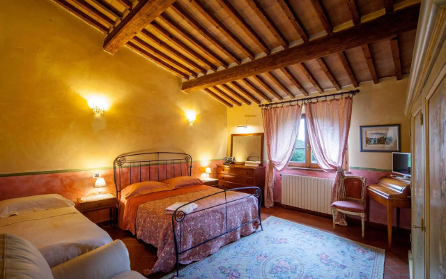 Panoramic Villa in Tuscany Rolling Hill, Well Connected, Everyday new Journey to