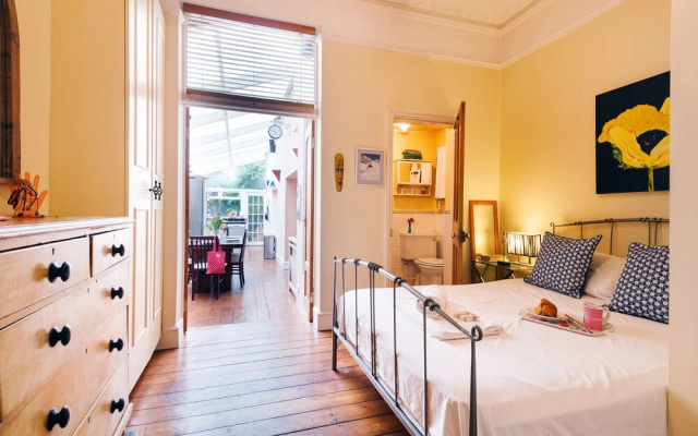 Bright Munster Road Apartment - MM2