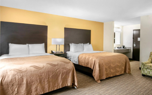 Quality Inn & Suites Metropolis I-24