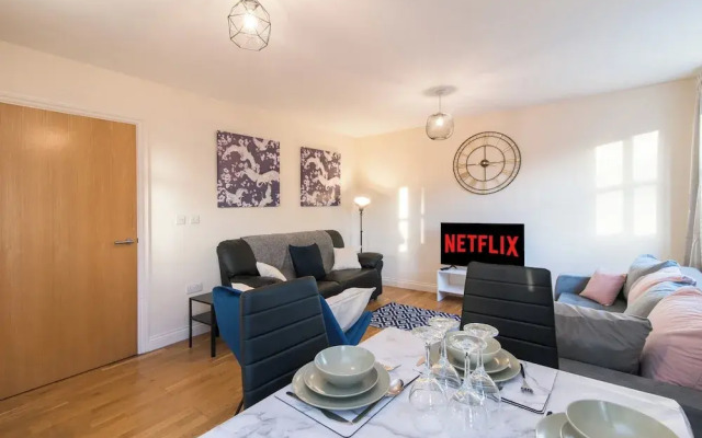 Apt - Sleeps 6 - Pets Ok - Parking