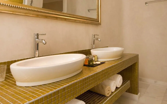 Gold Suites