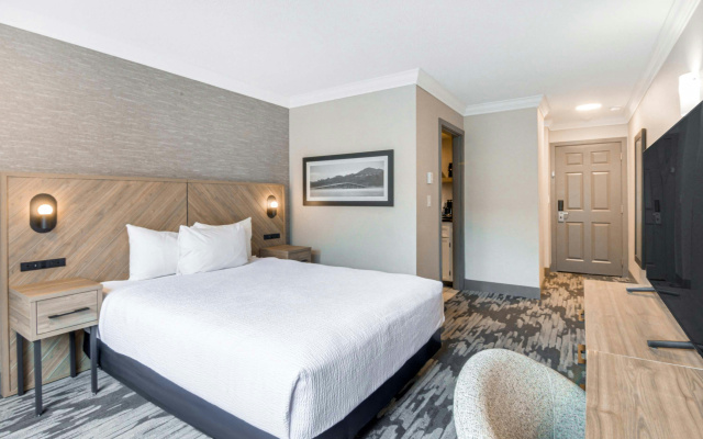 Sandman Hotel & Suites Kelowna