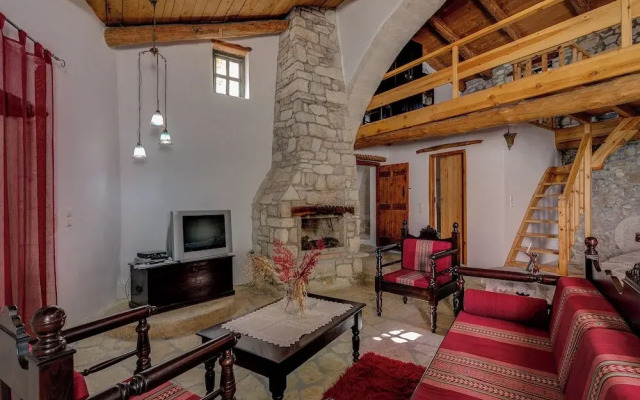 Dream 2 -traditional House With Pool To Share