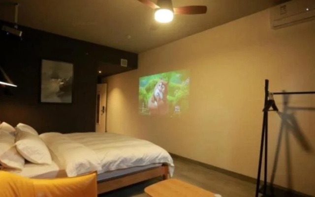 Yangshuo Manjing Travel Photography Hotel (West Street  Branch)