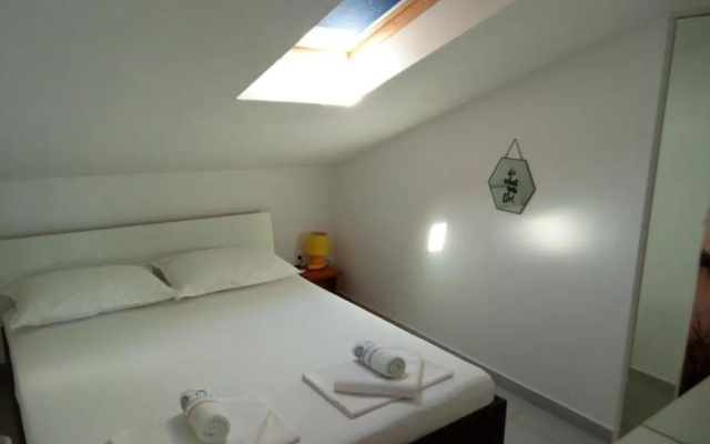Apartment Sutalo with Hot Tub