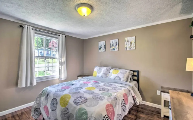 Dog-friendly Fayetteville Home w/ Hot Tub!
