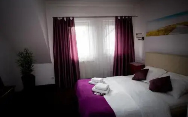 Hotelik - Modlin Airport