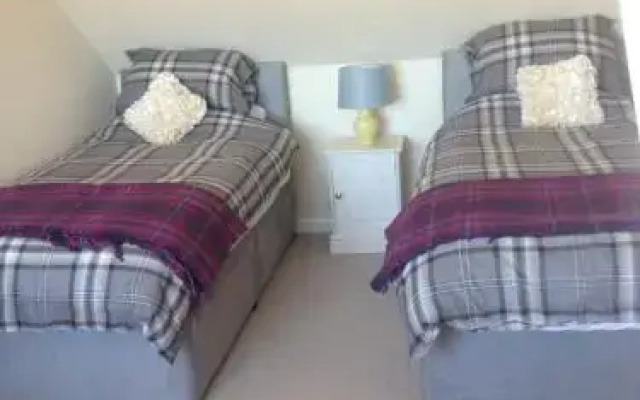 Acorn Apartment