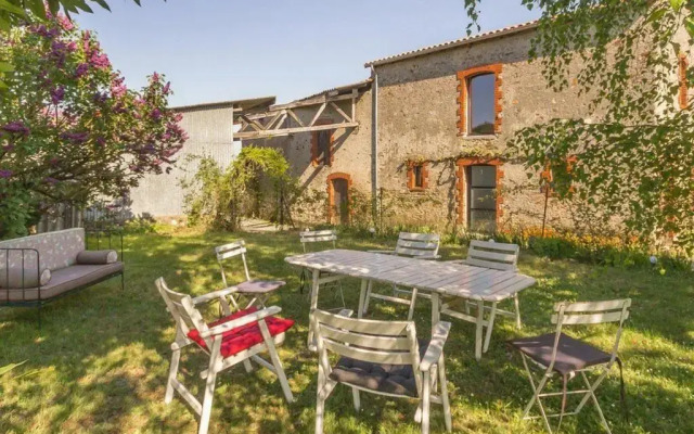 Gite Typique Au Cœur de Monnieres, Proche Sevre, Jardin Privatif, Wifi, Ideal Pour Peche Et Rando - Fr-1-306-985