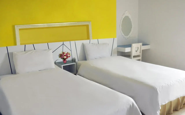 Hotel B