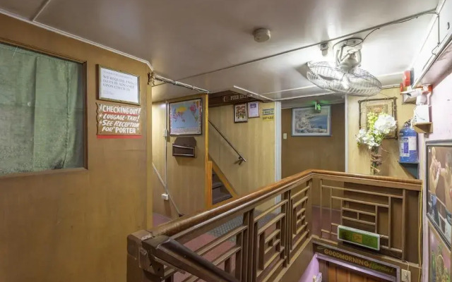 Aussie Slouch Hat Inn and Pub