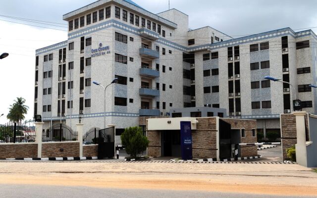 Отель Owu Crown Hotel Нигерия, Ибадан - отзывы, цены и фото номеров - забронировать отель Owu Crown Hotel онлайн вид на фасад