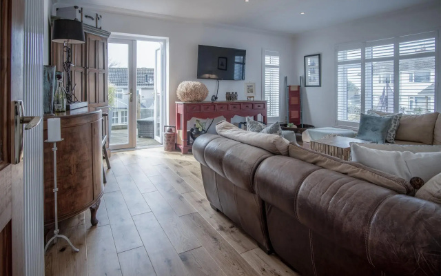 Town Heights - 3 Bedroom Holiday Home - Tenby