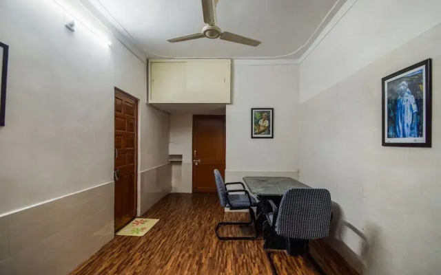 OYO 11874 Home Cozy Stay Goverdhan Villas