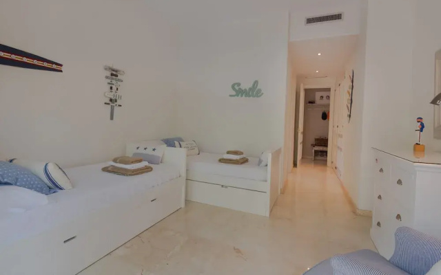 Super Front Line Location Apartment - Heated Pool