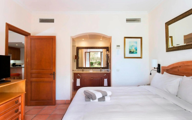 Отель Marriott's Club Son Antem