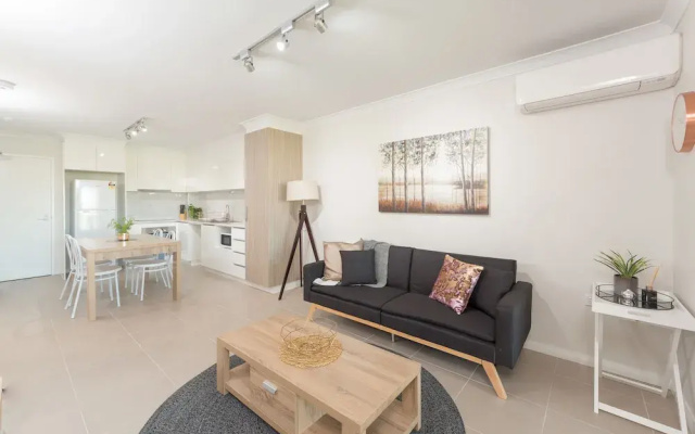 Lakeview Apartment Suite 06