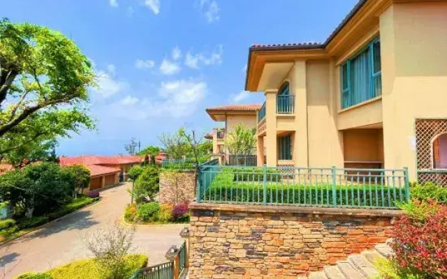 Fuxian Lake Xiangru • Chenxia Resort Hotel