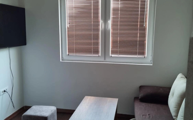 Lester Apartments