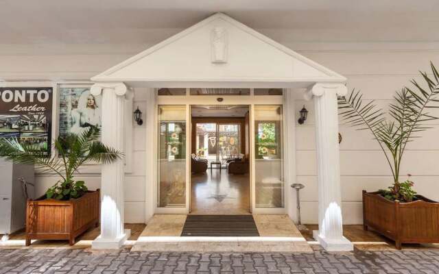 Galaxy Beach Hotel in Alanya, Turkiye from 70$, photos, reviews - zenhotels.com hotel front
