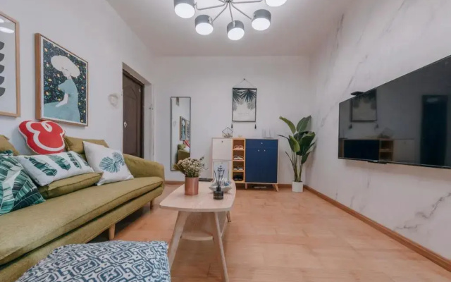 Xi’an Beilin·Xiaozhai· Locals Apartment 00178070