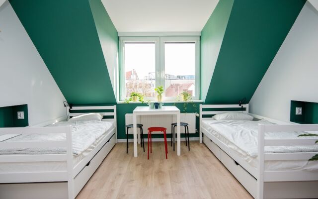 Moon Hostel комната для гостей