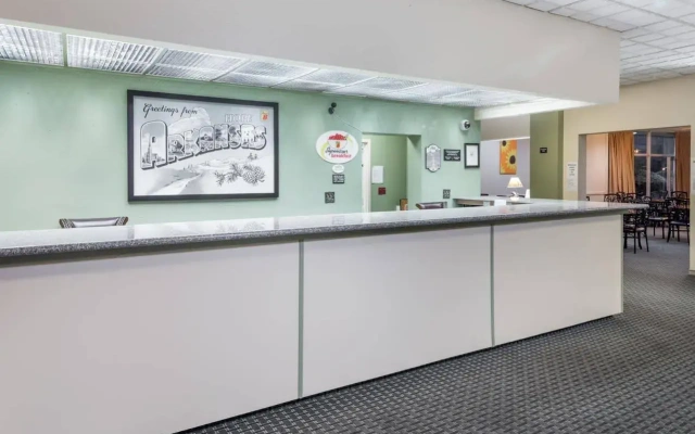 Super 8 By Wyndham Hope
