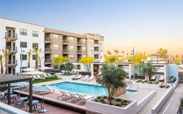 Sleek 2br/2ba Apt in Downtown Phoenix