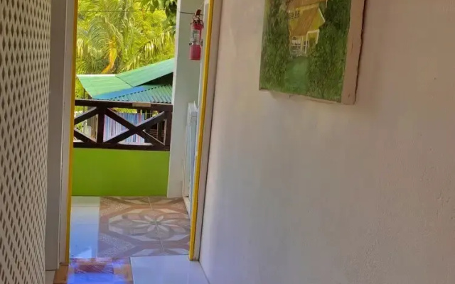 Le Petit Paradis