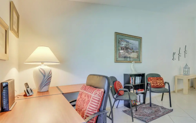 Lanai + Community Pool Access: Sarasota Oasis!