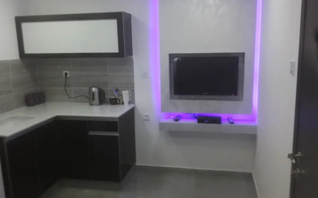 Camelot Suites Motel