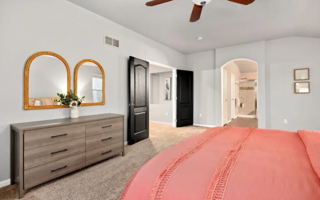 Spacious Home W/ Fun Amenities | Lake & Mtn Views