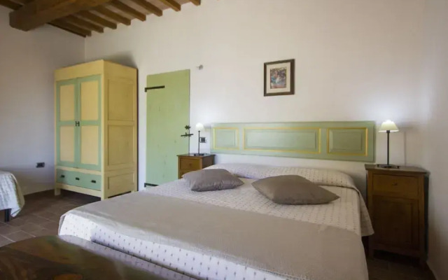 Graceful Holiday Home in Acqualagna With Swimming Pool