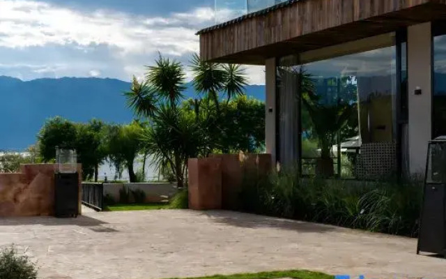Mu Yun Ting Feng・360° Sea View, Cangshan Sunset Cloud Breeze Resort (Dali Erhai Store)