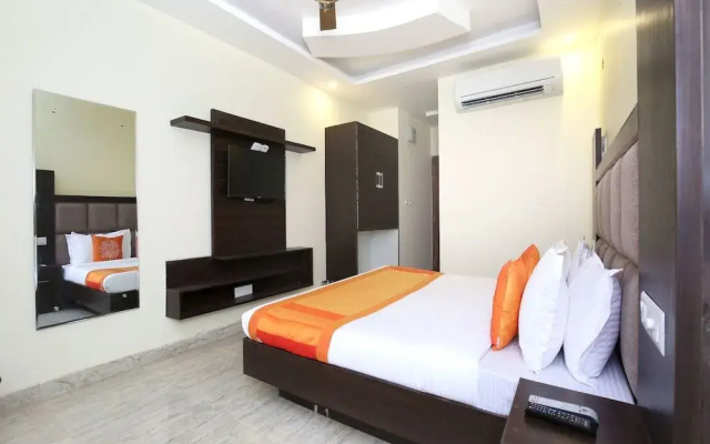 OYO 322 Hotel Royal
