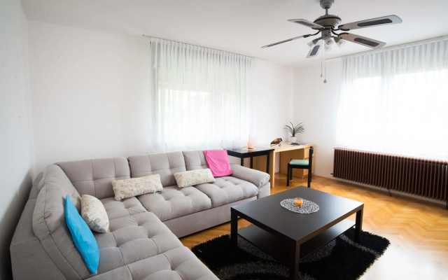 Apartma Ela