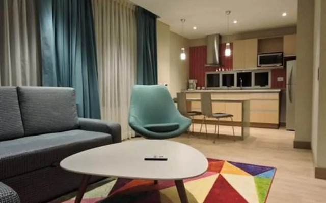 Plaza Suites