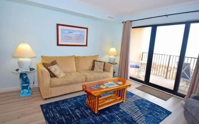 Marigot Beach 207 1 Bedroom Condo by RedAwning