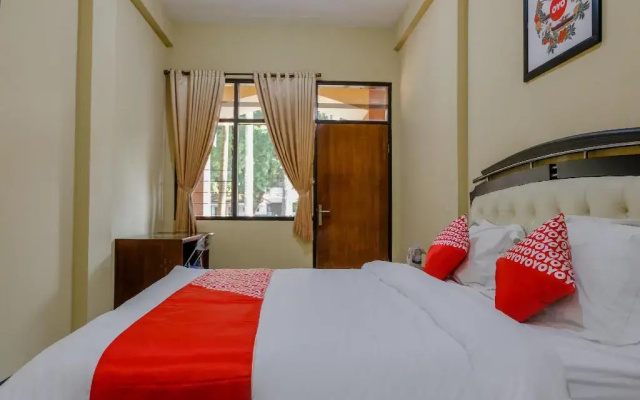 OYO 1342 Uniga Malang Family Residence